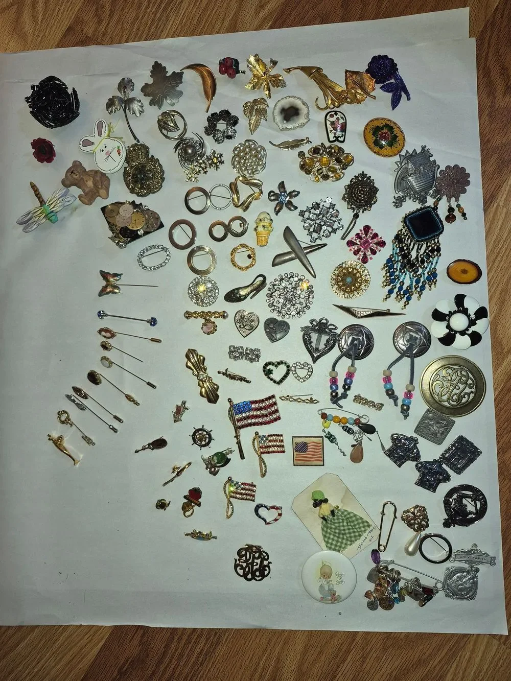Assorted Vintage Mixed Metal Jewelry Lot - Gold and Silver Tones Lot 2